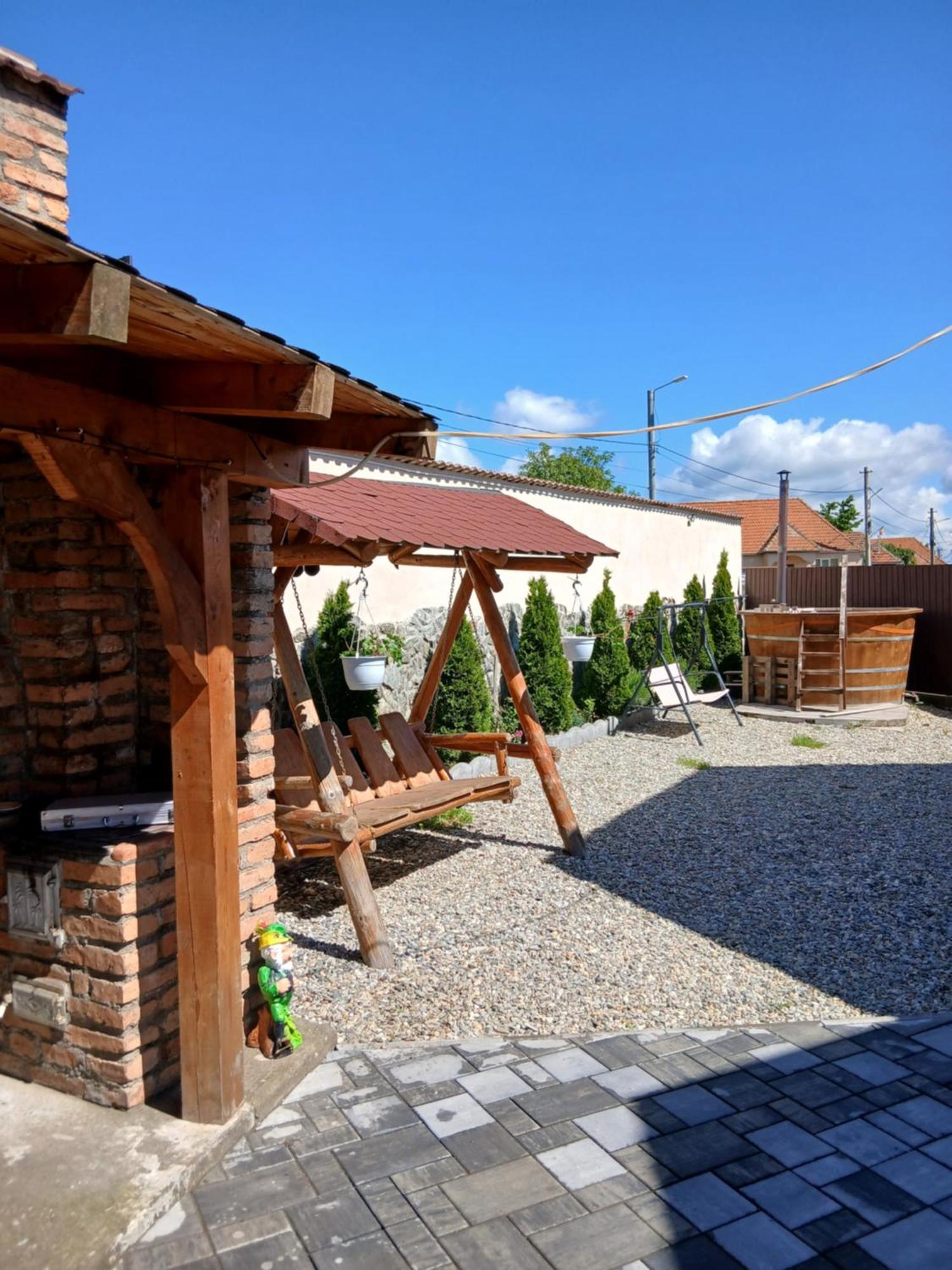 Casa Loredana Cîrţişoara Exteriör bild